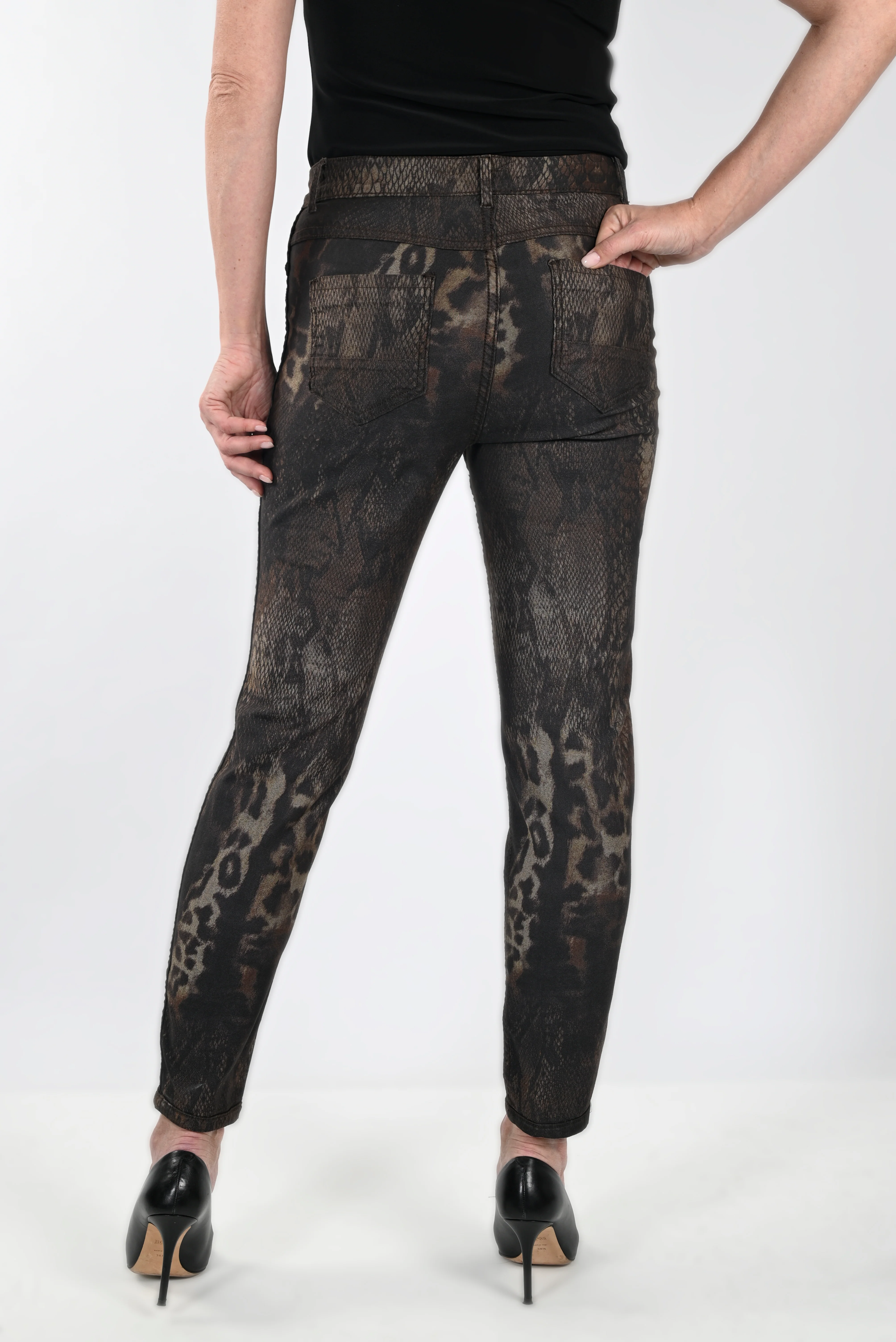 Frank Lyman  -233887U-Reversible Woven Pant-Brown/Black - Image 3