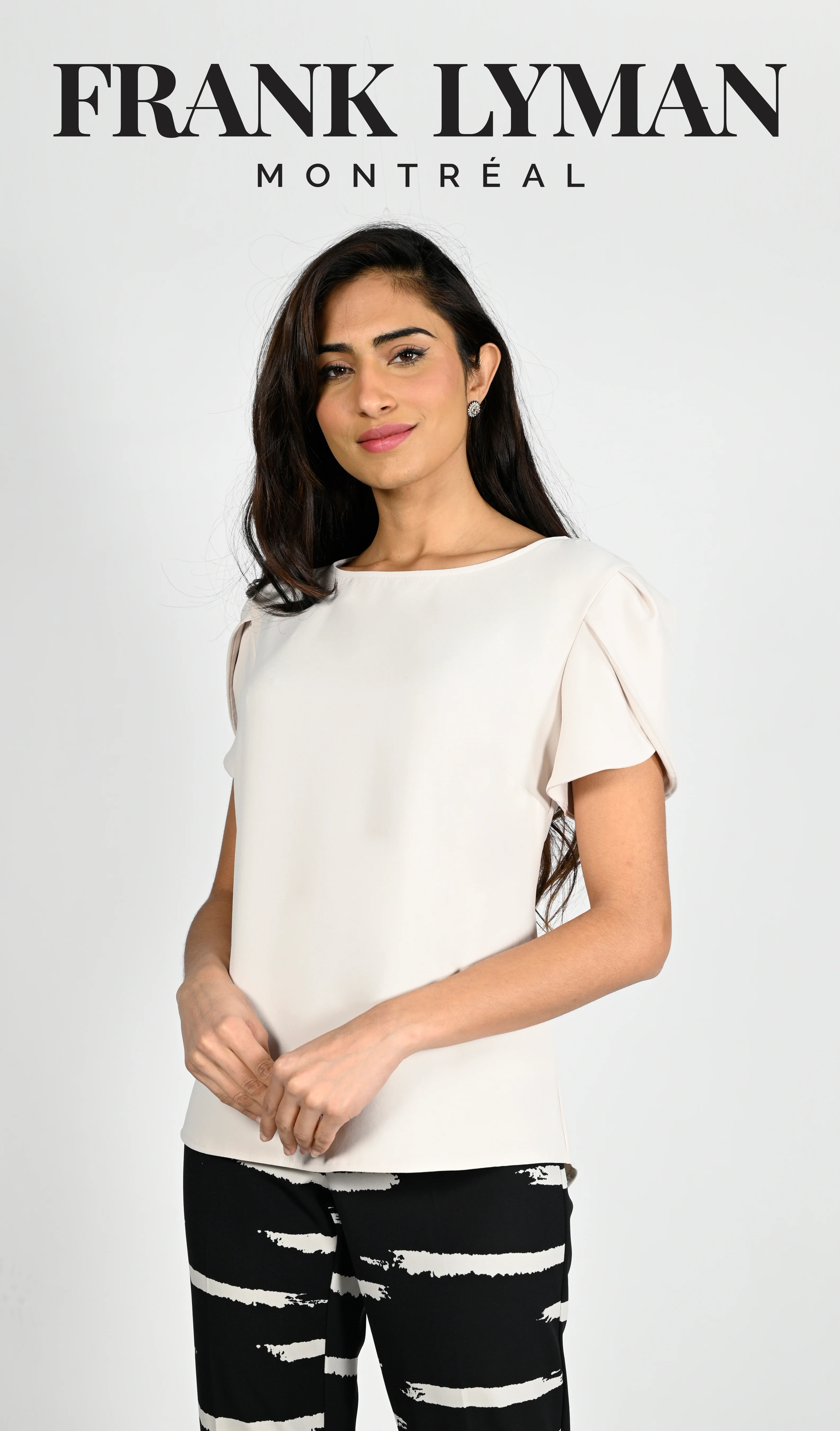 Frank Lyman  - Woven Top - 224228 - Image 2