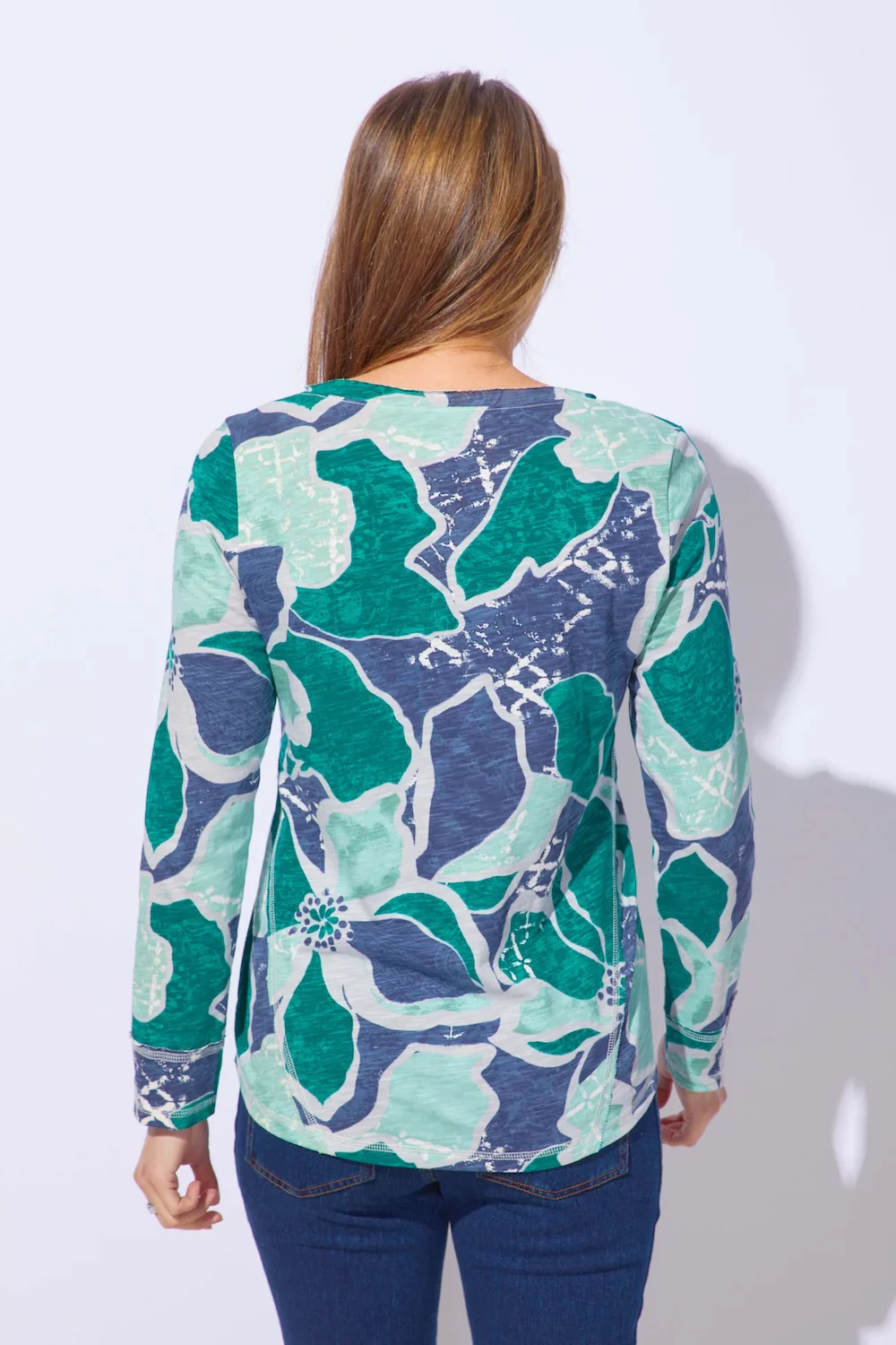 Habitat Escape -E17326-Laid Back V Neck-Emerald - Image 2
