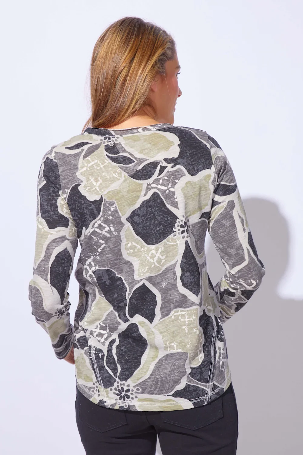 Habitat Escape -E17326-Laid Back V Neck-Rose - Image 2